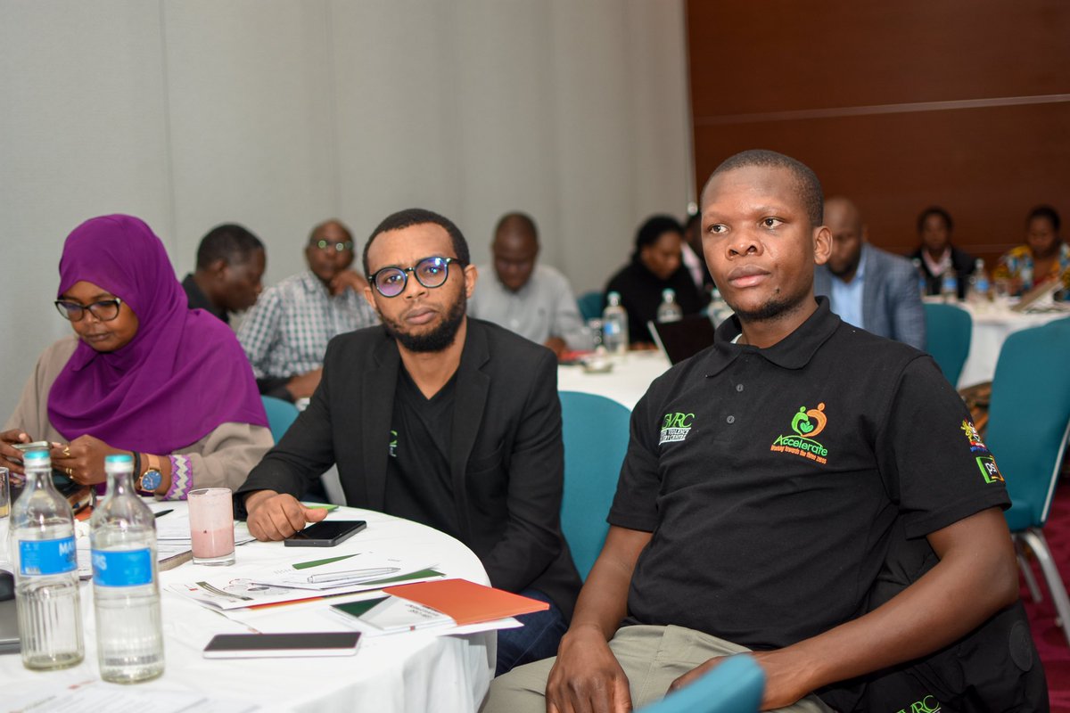 Gvrckenya's tweet photo. Accelerate 1st round Learning Agenda Dissemination was implemented in 4 counties Garissa,Narok,Kwale &amp;West Pokot in June 27-29th Sept.2022.
Findings: There’s high availability of private SRHR room (90%), routine GBV services (85%) with low lab capacity among dispensaries (47%). https://t.co/NJY6ibcfO7