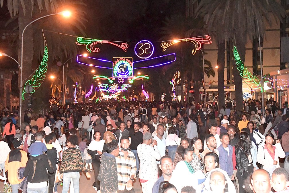 hawelti's tweet photo. Eritreans at home/abroad have been immersed in vibrant celebrations of 32nd Independence Anniversary for weeks now. National cohesion displayed has few parallels elsewhere. Yet, tiny cabal infected with seasonal Eri-influenza continue to spew their venon; albeit with muted voice https://t.co/mcWz6HD7hf