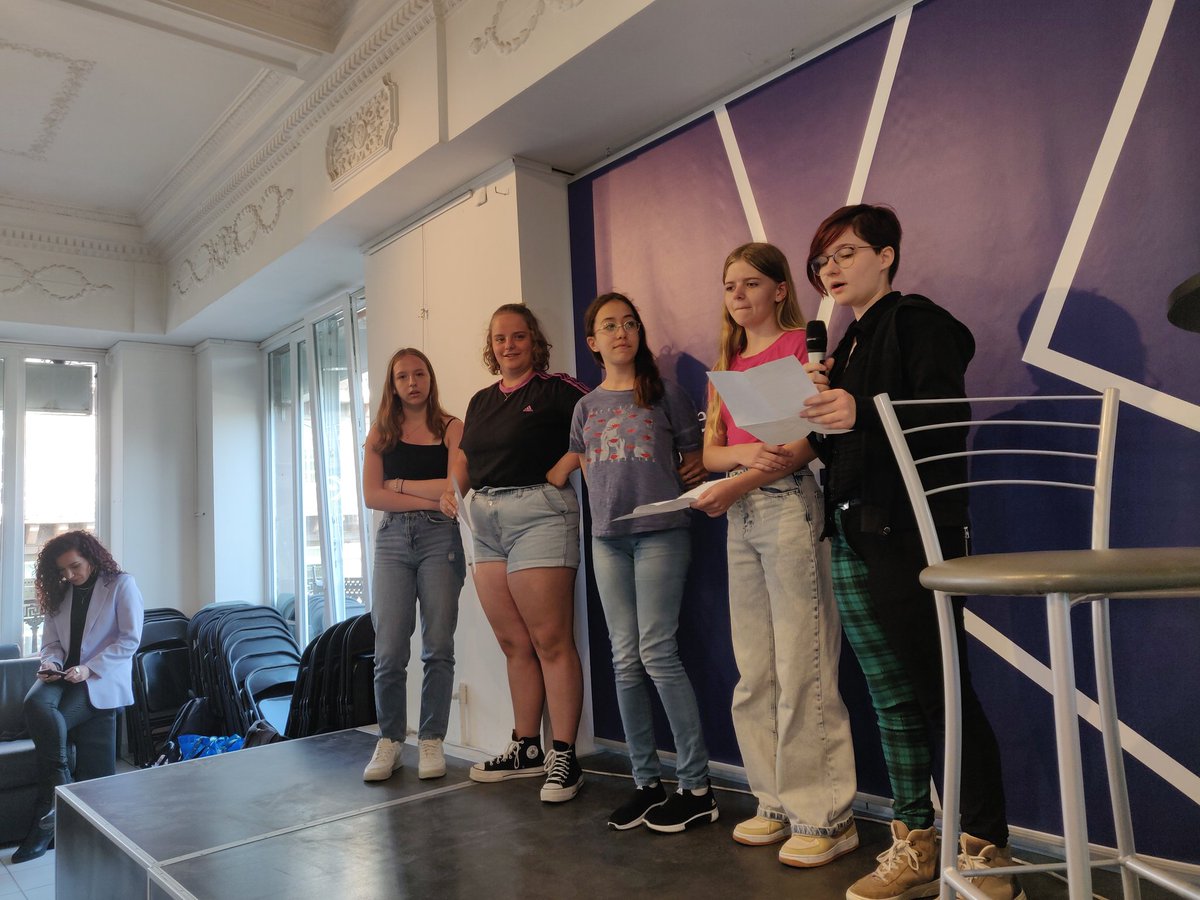 Journée de palmarès Mediatiks organisé par le @ClemiStrasbourg la <a href="/librairiekleber/">Librairie Kléber</a>. Bravo à notre délégation de 4e Atlas récompensée pour leur webtv webtvolympe.weebly.com 👏🎉😊
#clemi #mediatiks #profdoc #EMI