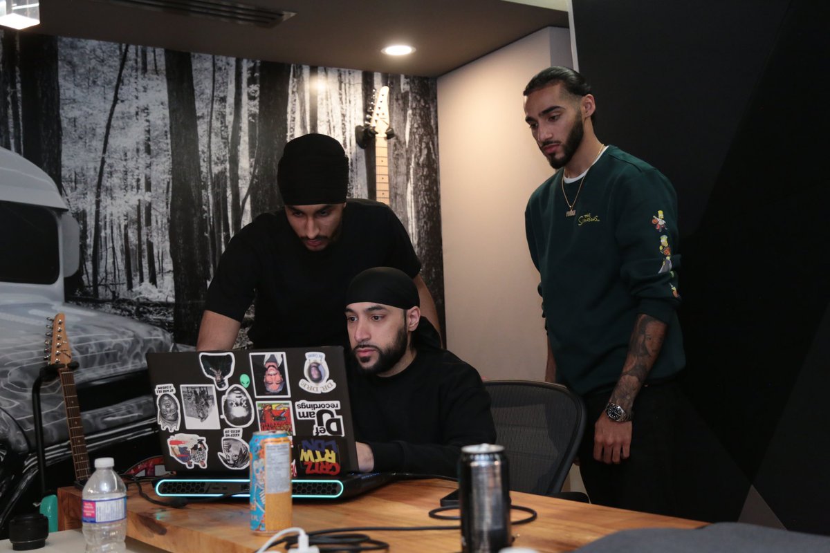 mannisandhu's tweet photo. SWITCHIN’ LANES EP OUT NOW 💽

https://t.co/f1zoxka4bo https://t.co/P6X688YfUU