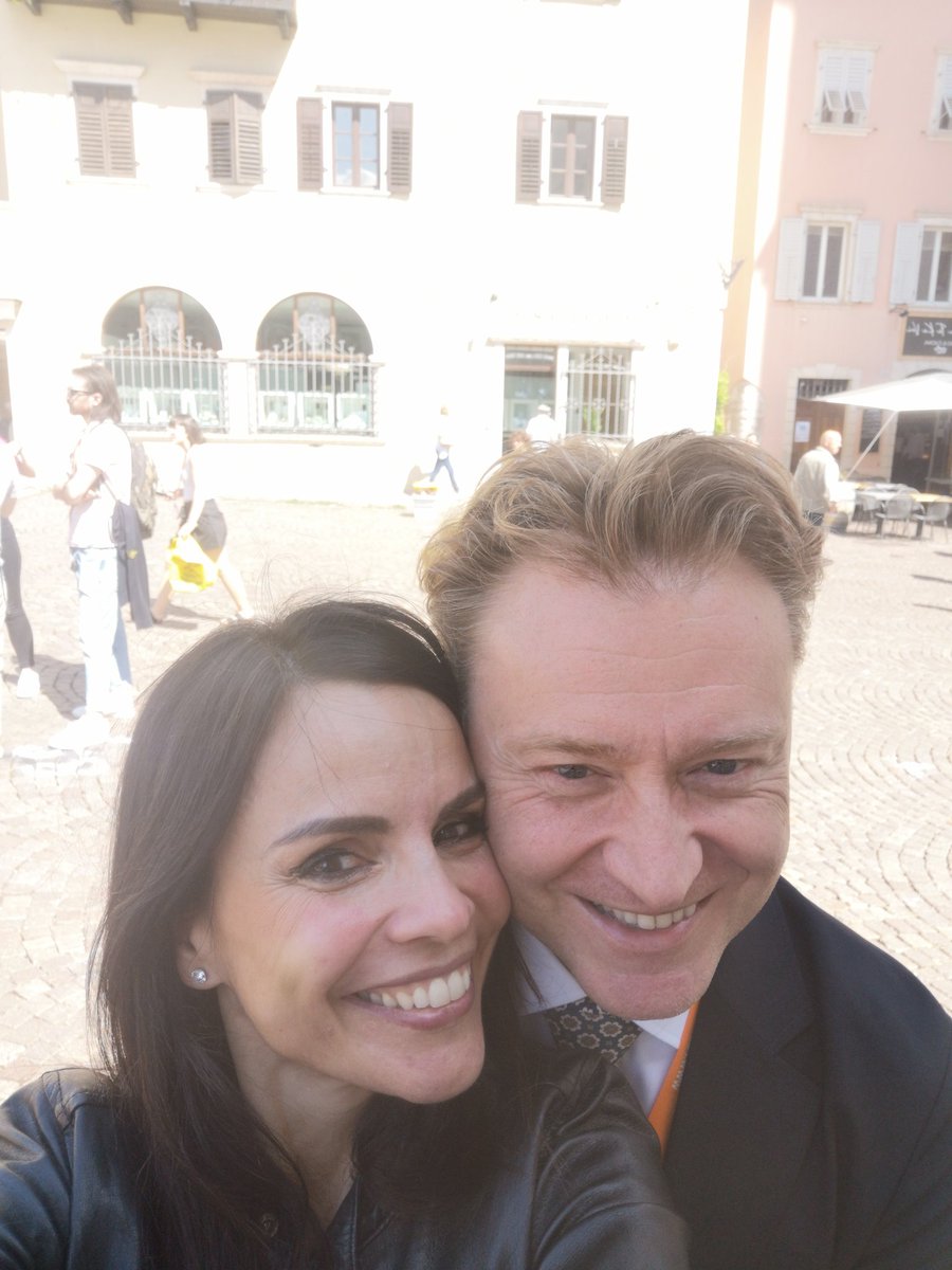 MariangelaPira's tweet image. La bellezza di lavorare con il nostro Andrea Bonini da Trento @andybonini

Seguiteci su @SkyTG24