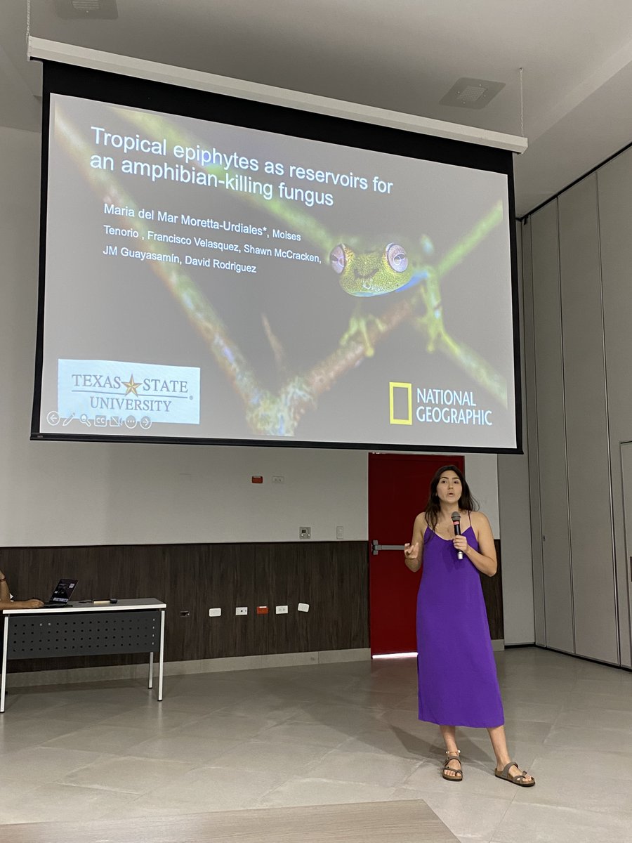 anuradelmar's tweet photo. La ciencia debe ser discutida en confianza, en un lugar seguro y sabiendo que es normal cometer errores and nothing makes me happier than being part of a place where science is growing in a healthy way! Gracias por invitarme @paolompp @KevinMindii @espol https://t.co/tKQHw6KSDw