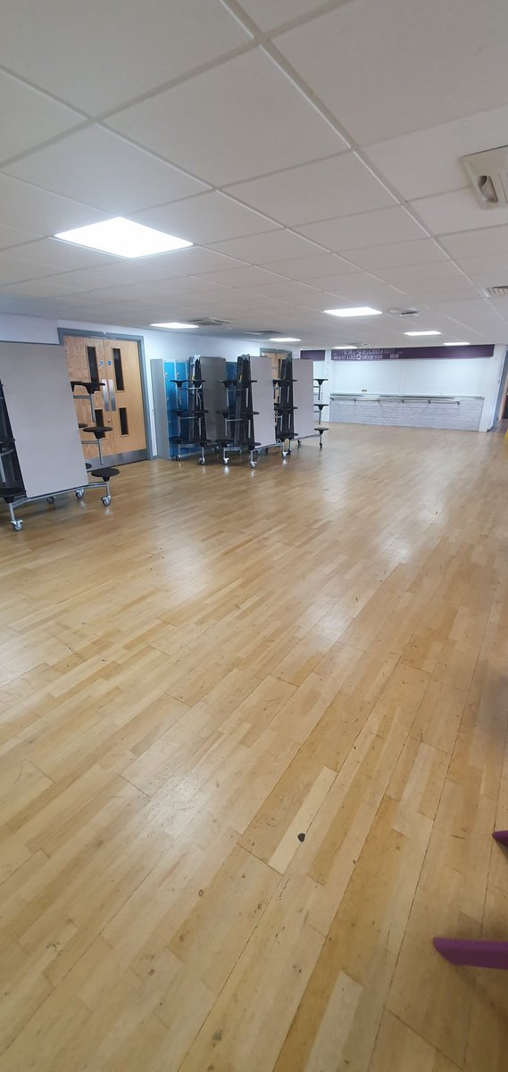 MrTaylorIT's tweet image. So greatful for our fabulous cleaning team. Absolutely all over it in preparation for students returning...and they've only just left the building! #Vertas #halfterm #cleaning #thesuttonway