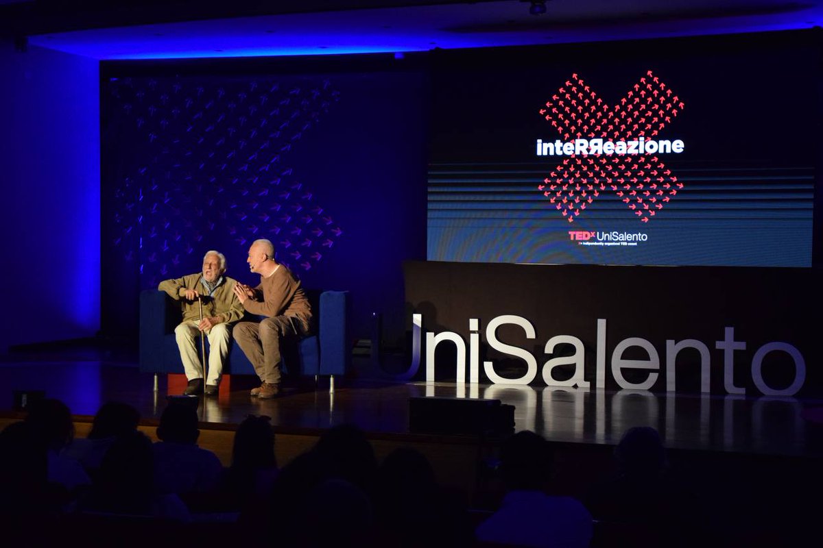Dopo un brevissimo break, riprende il #tedxunisalento con un piccolo intermezzo teatrale: 

a cura di Fabrizio Saccomanno e Tonino Guarino, vi presentiamo "Le acque profonde della memoria"

#interяeazione