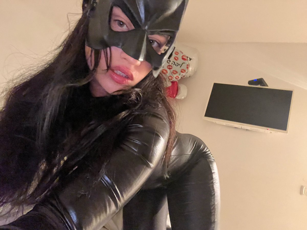 מאיה המלכה tweet media