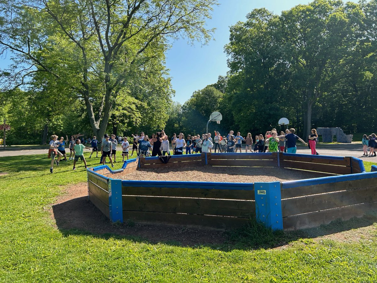 Rock Hill Elementary School tweet media