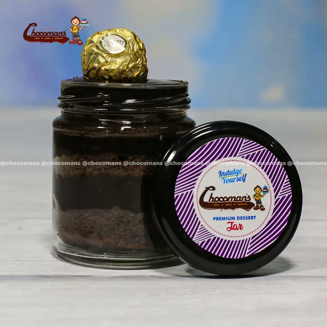 Our Ferrero Rocher jar cake is the perfect treat for any occasion! It's made with layers of moist chocolate cake, creamy chocolate mousse, and crunchy Ferrero Rocher chocolates.

To order - chocomans.com/product/ferrer…

#chocomans #ferrerorocherjar #ferrerorochercakes  #cakebaker