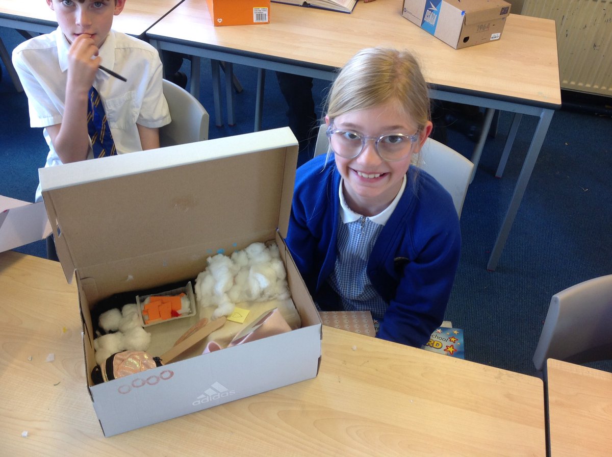SomersPark5CM's tweet photo. 5CM have been making a set for an animation this week in art, based on our class reader: Wild Boy. They researched, designed and then produced the inside of a caravan using mixed media. Wow!! https://t.co/3EGzrbdIdZ