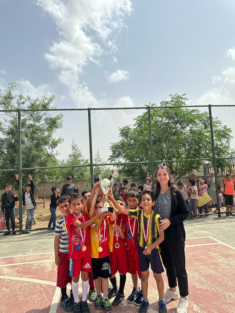 Okulumuzda yaptığımız futbol turnuvasında birinci olan 3/B sınıfı ve 2/A sınıfı öğrencilerimizi tebrik eder , bize ev sahipliği yapan @DARGORTAOKULU ‘ na teşekkür ederiz. @akar8590 <a href="/klcengiz/">cengiz kılıç</a> <a href="/Dargecit_MEM/">Mardin Dargeçit ilçe Milli Eğitim Müdürlüğü</a> <a href="/mardinilmem/">Mardin İl Millî Eğitim Müdürlüğü</a> <a href="/Murat69_Demir/">Murat Demir</a>