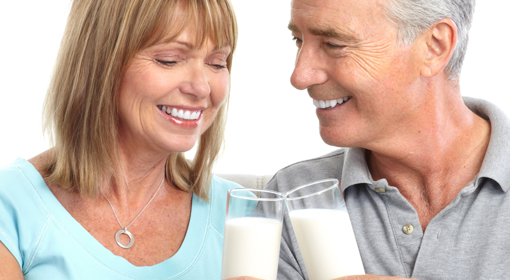 May is #OsteoporosisAwarenessMonth. Building strong bones and preventing #osteoporosis starts with getting enough #calcium. 🦴🥛 #Dairy foods are important sources of calcium and vitamin D in American diets. bit.ly/DairyHealthBen… #UndeniablyDairy