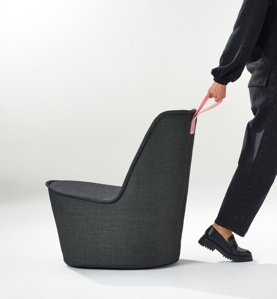 NeoCon_Shows's tweet image. Movers and shakers are often the most likely to succeed, and that goes for products too! Here are a few mobile and kinetic #BestofNeoCon2023 entrants that we’re looking forward to seeing in action in a couple weeks! #NeoCon2023 #NeoConExhibitor