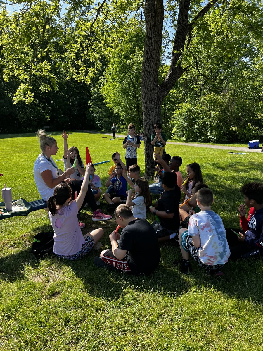 Mrs. Raudenbush tweet media