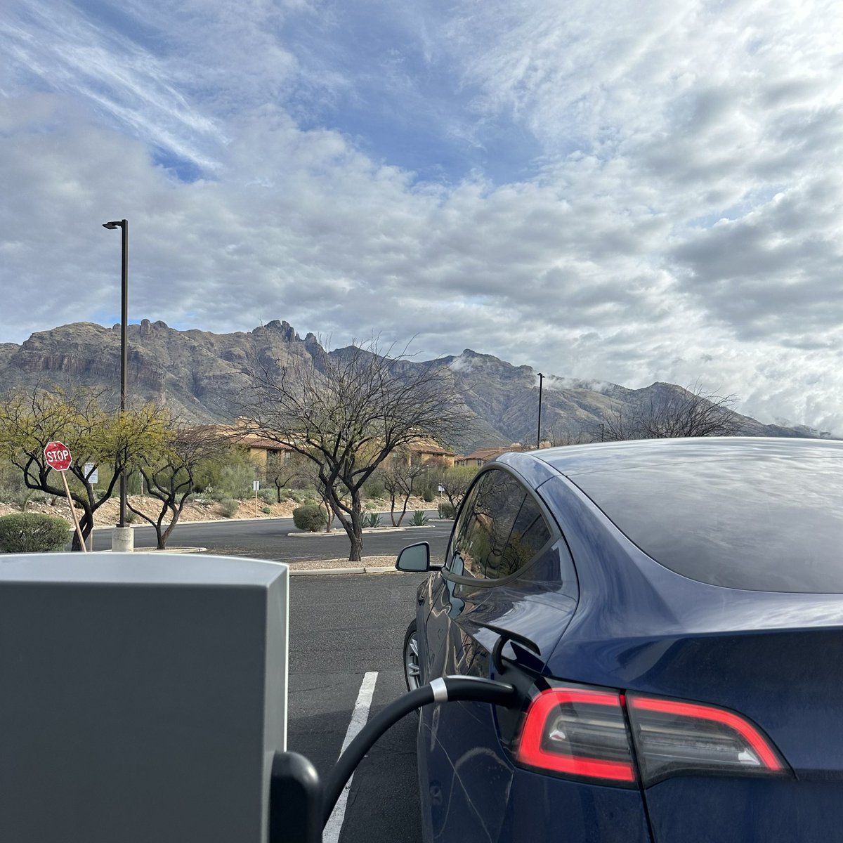 ChargePozitive's tweet photo. Happy #NationalRoadTripDay ๐
I loved driving to/through Colorado with my #TeslaModelY summer of 2021. Last June was #ZeroEmissionRuns for the #DamZeroRun with @TeslaClubSoCal/@FthePump1 goin to Vegas(baby!) again June 16th. Also recently went to Tucson in March.
92,000 miles with it since April 2021
@Tesla #ElectricVehicles #RoadTrip
#ElectricAdventures #RoadTripping
