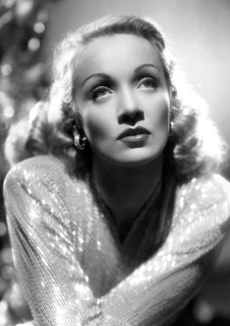 Marlene Dietrich.

#marlenedietrich