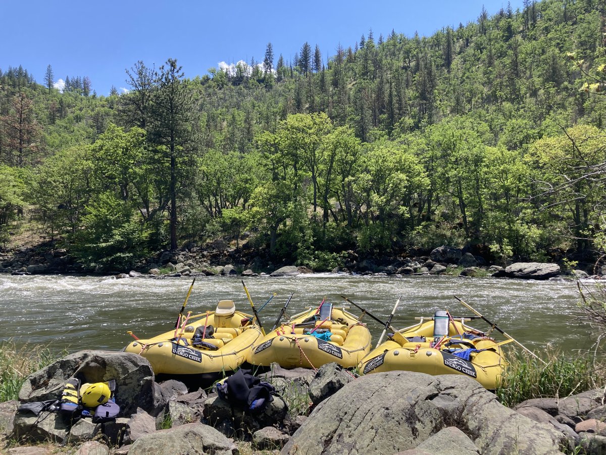 OregonStateBEE's tweet image. Just another day in the office for @desiree_tullos &amp;amp; our #EcologicalEngineering students in our program! Students rafted &amp;amp; met stakeholders understand the intertwined social, economic, #energy, #food, #water, &amp;amp; environmental systems in #Oregon

@OSUAgSci @EngineeringOSU