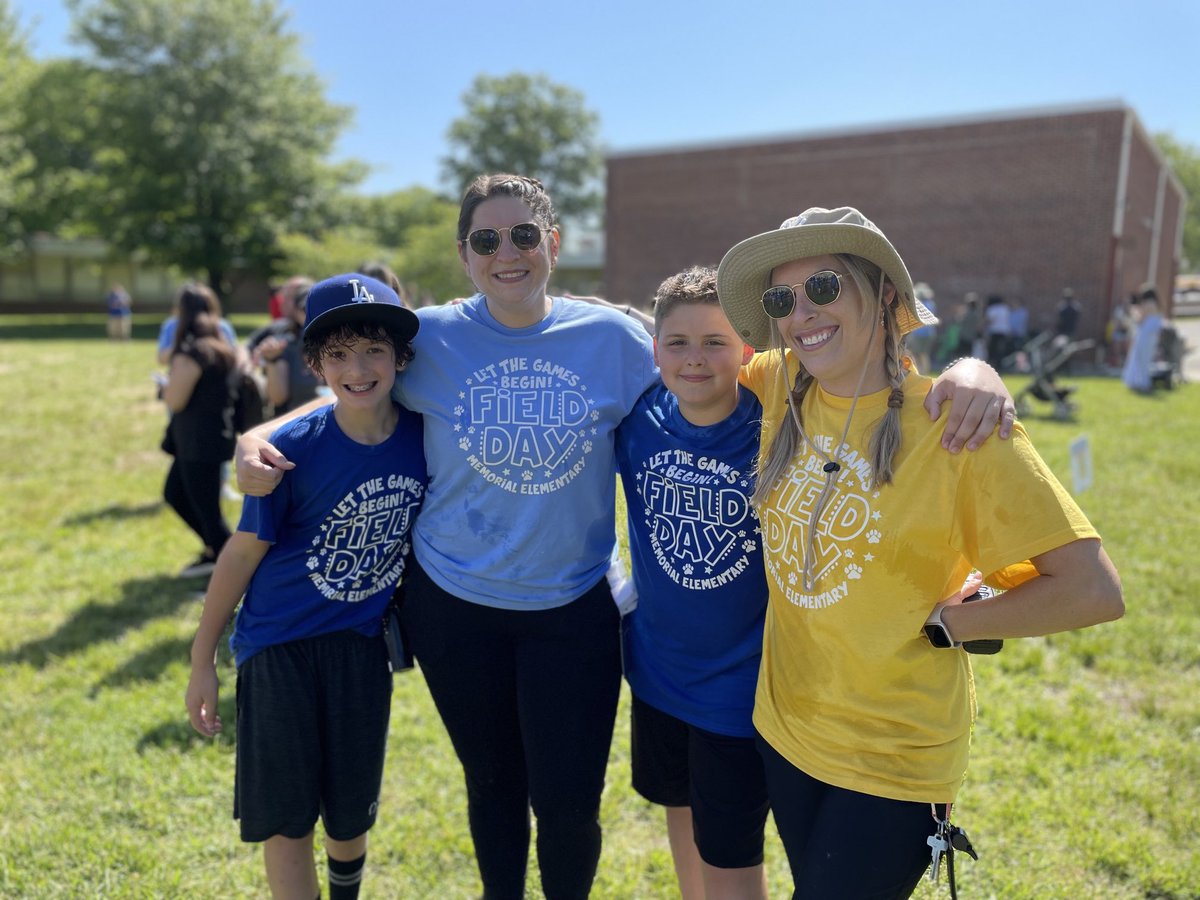 OBPSMemorial's tweet photo. Thank you Miss Taylor &amp; Miss Pero for the best day ever 💙🐾🐾💛⁦@MemorialPTA⁩ ⁦@OldBridgeTPS⁩ https://t.co/Glq5hKjdrV