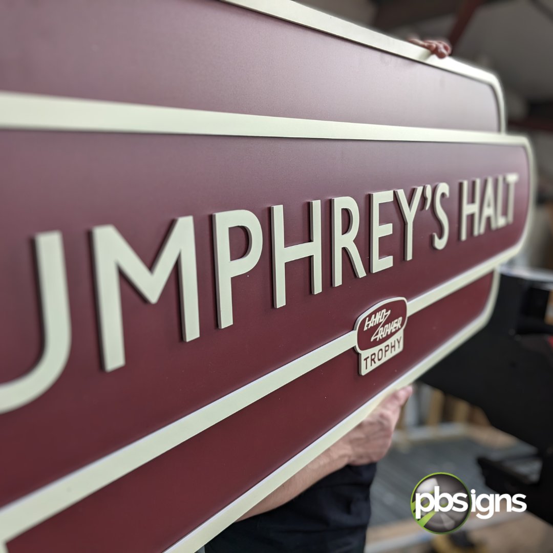 pb_signs's tweet image. Traditional railway signage produced for D3 Events Land Rover Trophy Event 👌

#eventprofs #qualityquickly #bespokesolutions #eventsigns #eventsignage