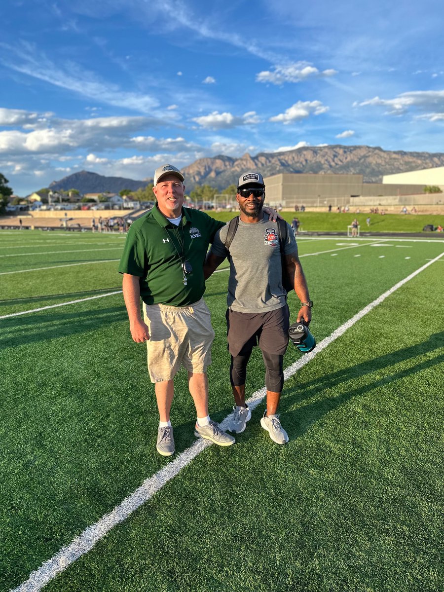 It was great to run into former Greyhound great RB Dwayne Davis at our camp in Albuquerque last night.  #Reignforever