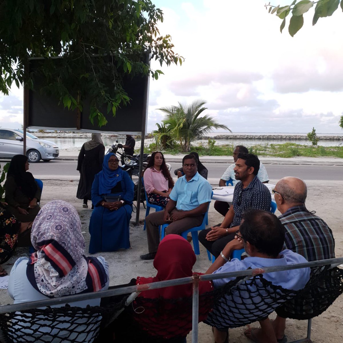MDPShippe's tweet photo. #AdduCity Feydhoo @TheDemocratsMV membership form furumugai fisaari ka’nbalun.. #WeTheDemocrats #thedemocrats https://t.co/xFv28Rs69L