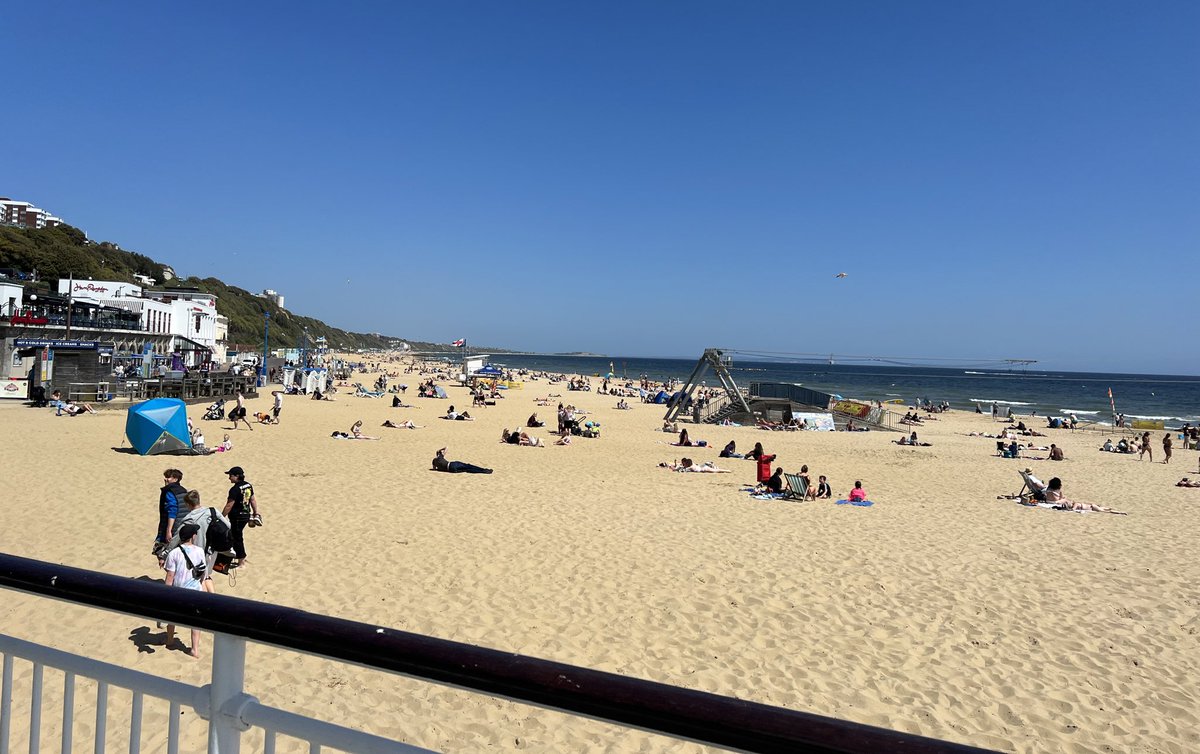 scottbarsport's tweet photo. Weigh in locations don’t get much better than this in beautiful Bournemouth, all set to watch @ChrisBillam do the business.
And great to see @ScottWelchBoxer &amp; son Tommy ready for another stoppage win tomorrow night https://t.co/KBtyjFR0G0