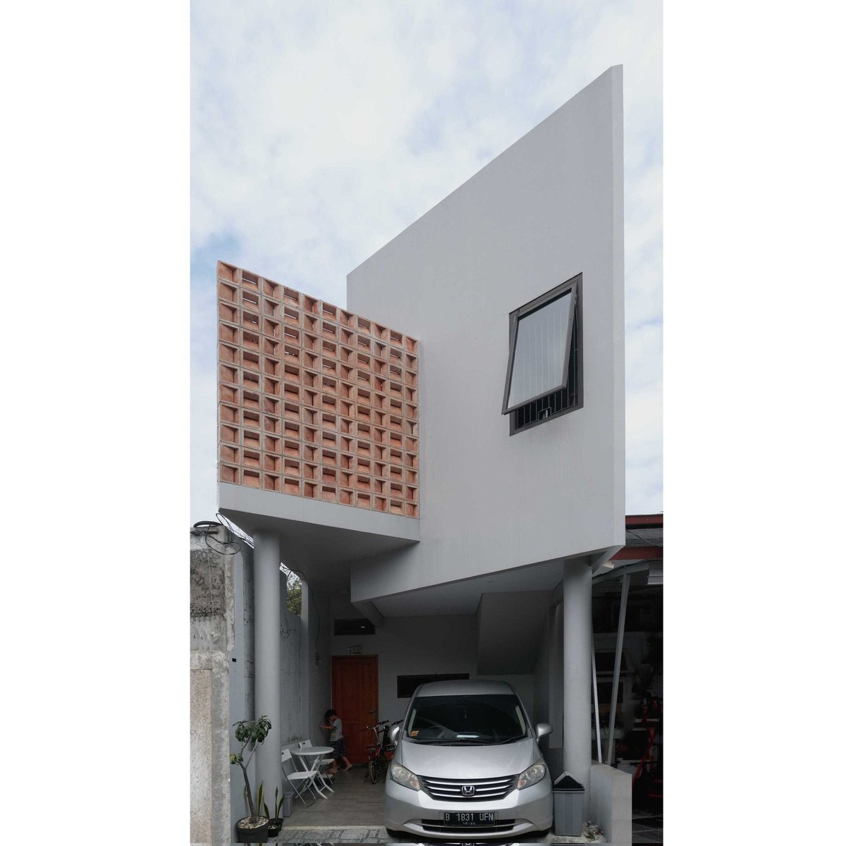 arsitag's tweet photo. ✨️The 4000 Millimeters House✨️ 

Designed by Studio Archeval https://t.co/ur7hoG2DFI