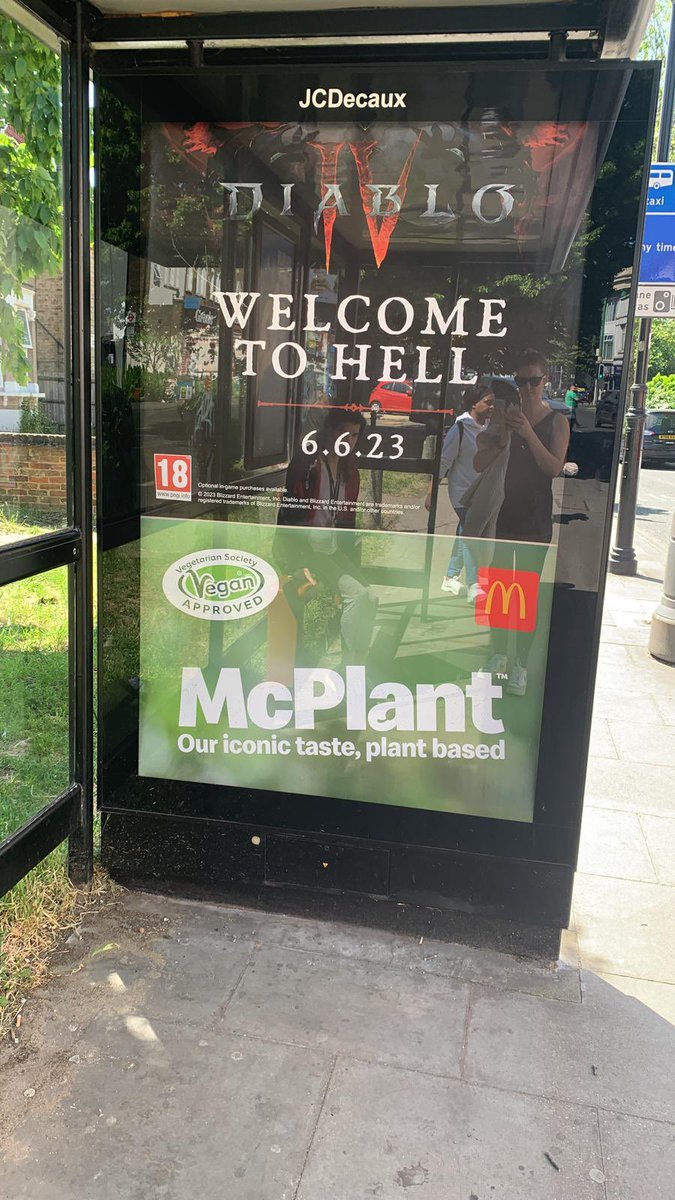 KFC_UKI's tweet image. And that’s why there’s KFC Delivery