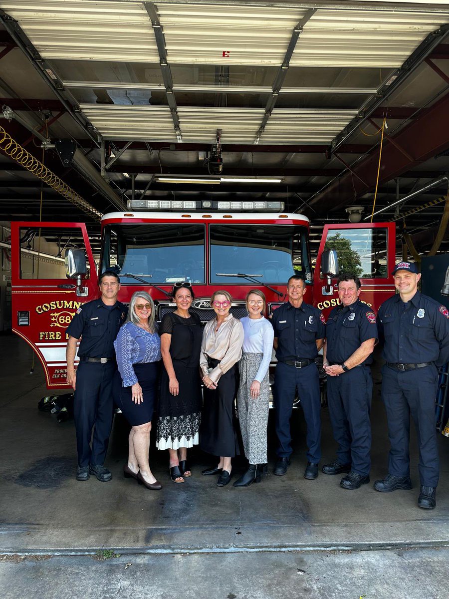 Thank you so much to the paramedic firefighters <a href="/CosumnesFire/">Cosumnes Fire Dept.</a> yesterday for welcoming us and collaborating on our #20minutesofcoolrunningwater project. We are extremely grateful for your hospitality and partnership!
<a href="/GriffithNursing/">Griffith University Nursing & Midwifery</a> 
<a href="/childhealthqld/">Children's Health Queensland</a>