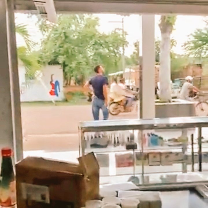 _Gelver_'s tweet photo. En Simiti, Bolívar, fue asesinada una mujer comerciante que se negó a pagar la vacuna, al parecer una nueva organización, ella hizo un vídeo negándose y logra grabar los rostros de los extorsionistas y posibles asesinos.
Pero con Barbosa en la @FiscaliaCol no pasará nada. https://t.co/Rwfp4rB089