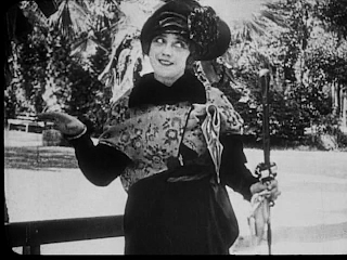 SeansPage1's tweet photo. Since Carol Burnett is trending, lets give her some much deserved credit for working to have the genius of Mabel Normand properly recognized. https://t.co/9pcBc1z7zk