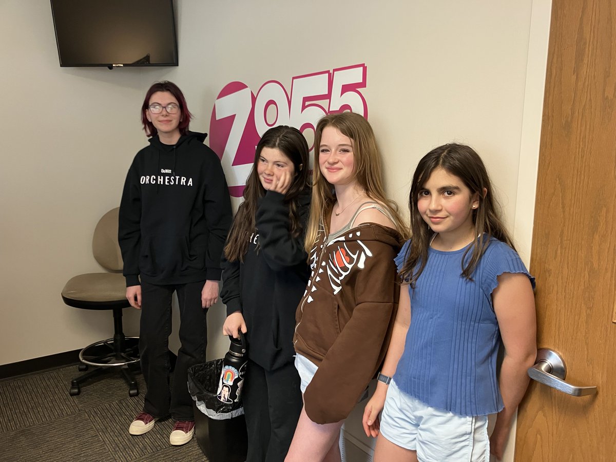 IthacaNYSchools's tweet photo. DeWitt Middle School orchestra students took to the radio Tuesday to promote their Hip Hop Concert TONIGHT at 7pm in Kulp Auditorium! The concert will feature guest violinist Stephen Spottswood and DJ Ramsey. ๐ถ
#icsdproud #ithacacityschools #ithaca #ithacany #ithacamusic https://t.co/uCrWh0UHhj