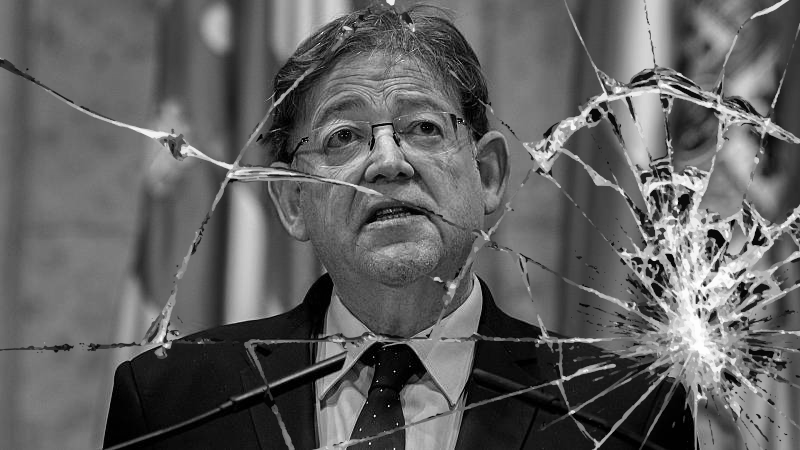 DesmigaConfli's tweet photo. 28 de mayo de 2023: Cae Ximo Puig. Los poderes fácticos tiemblan, la inestabilidad asedia todo lo que hasta ahora ha sido conocido como Comunidad Valenciana. El independentismo valenciano, hasta ahora latente, despierta desenfrenado rompiendo la paz social. https://t.co/aUQnRChyoo