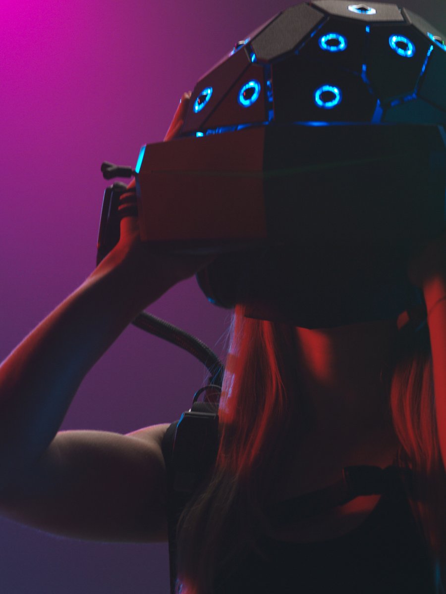 Did you know that more than 350,000 guests have explored #YULLBE so far, making a total of more than 6 years spent in our #virtual #YULLBE worlds? 🤩 When will you join them? yullbe.com #FunFactFriday #VR