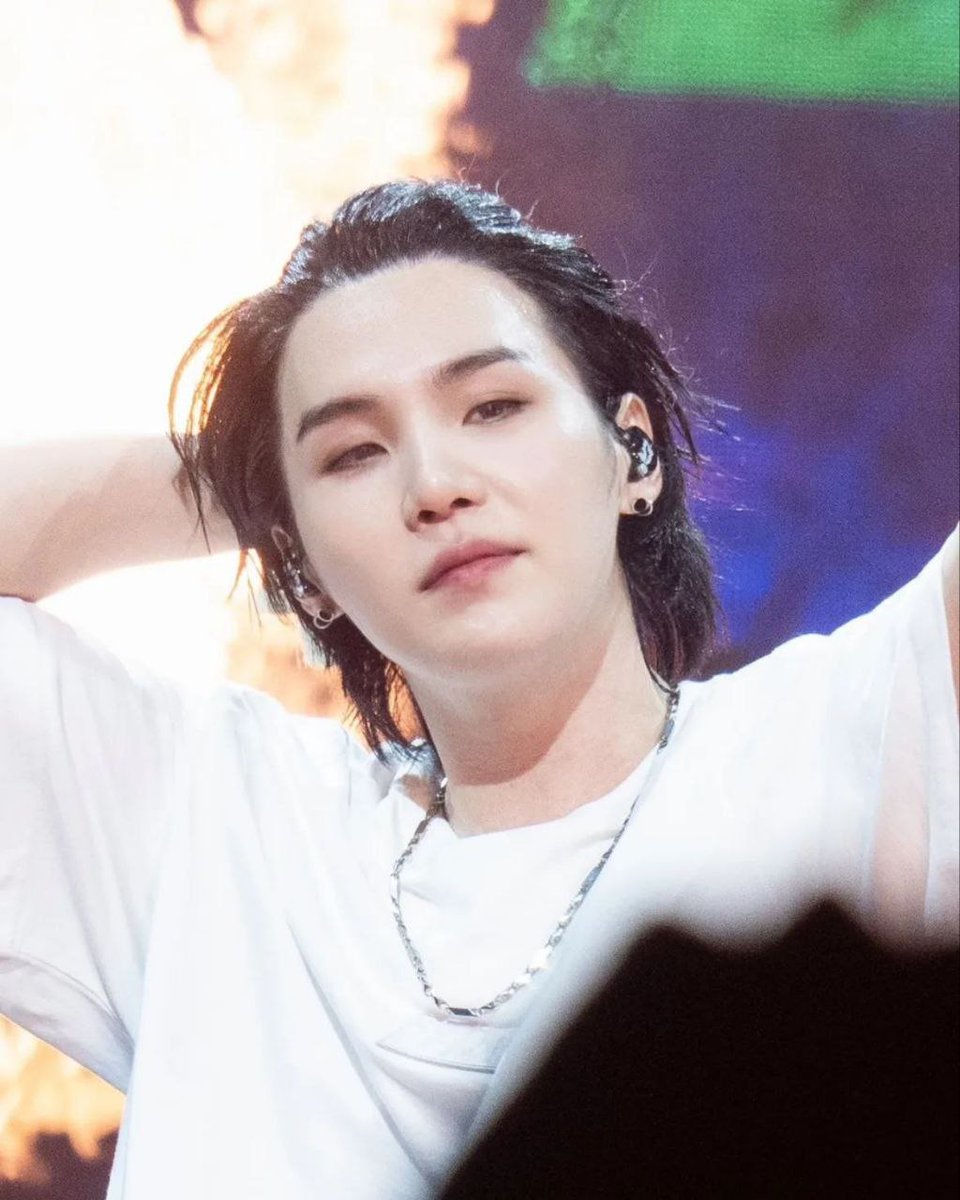 blue_sidej's tweet photo. WE ARE PROUD OF YOU YOONGI
THANK YOU YOONGI
WE LOVE YOU YOONGI https://t.co/c2gqM5jNNy