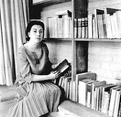 "Tenemos que reír, pues. Porque la risa, ya lo sabemos, es la primera evidencia de libertad."

Rosario Castellanos.