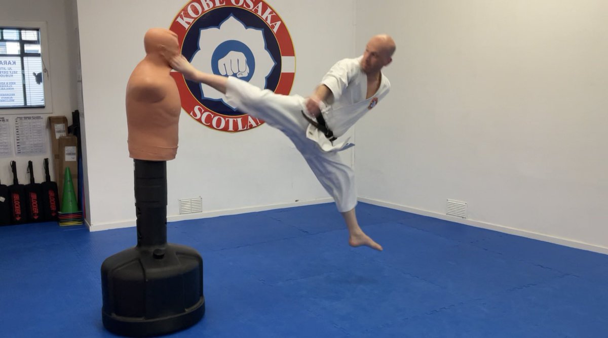 Start filming next week for a film l co wrote with Drew Dobbie at WayLateFilms. Warming up doing some kicks before my students turn up  🎥🎬🥋👊