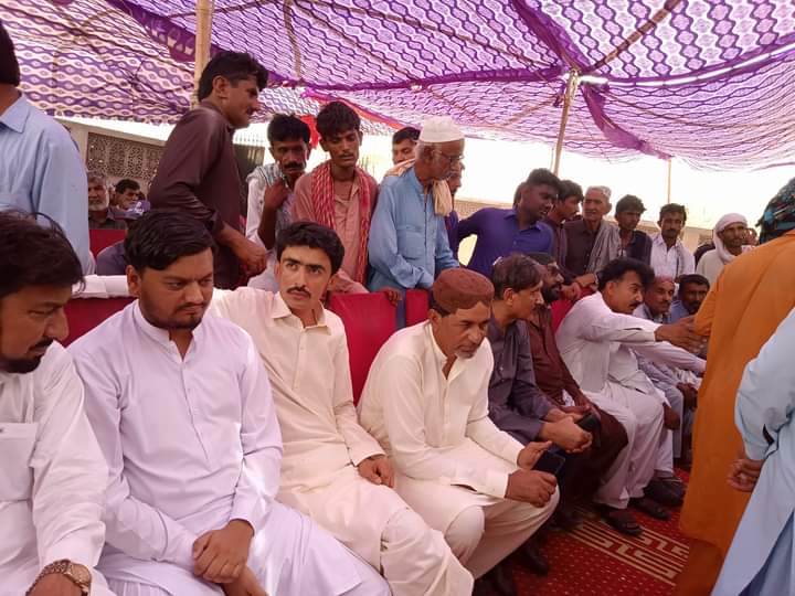 AhmeedJanjhi's tweet photo. آج ایس ایس پی تھرپارکر محترمہ زاہدہ پروین جامڑو ڈیپلو کے نواحی گاؤں ارباب نور محمد راہموں (سینگالو) پہنچیں۔
 جہاں سردار ارباب ایاز احمد راہموں نے بھرپور تعاون کیا۔
کھلی گفتگو ہوئی جس میں سینکڑوں کی تعداد میں مقامی لوگوں نے شرکت کی۔
@arbab_lutfullah @zahidajamro 
@ArbabAiaz https://t.co/O9VuJr6CaO