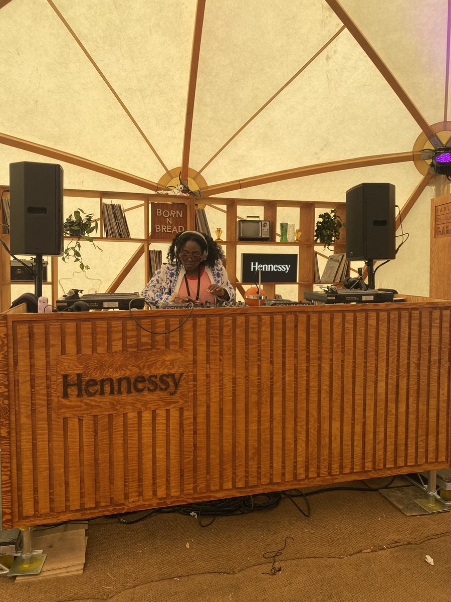 BORN N BREAD tweet media