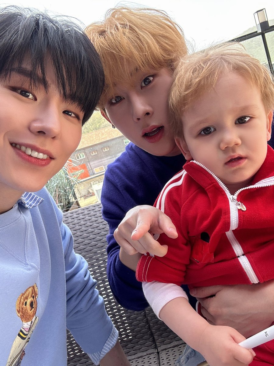 OfficialMONSTAX's tweet photo. BIG BOY 우리 젠 너무 재밌었고 다음에 기회되면 또 보자!! 삼촌이 또 체력 다 써줄게!!! #기현 https://t.co/jlMKp2oNvf
