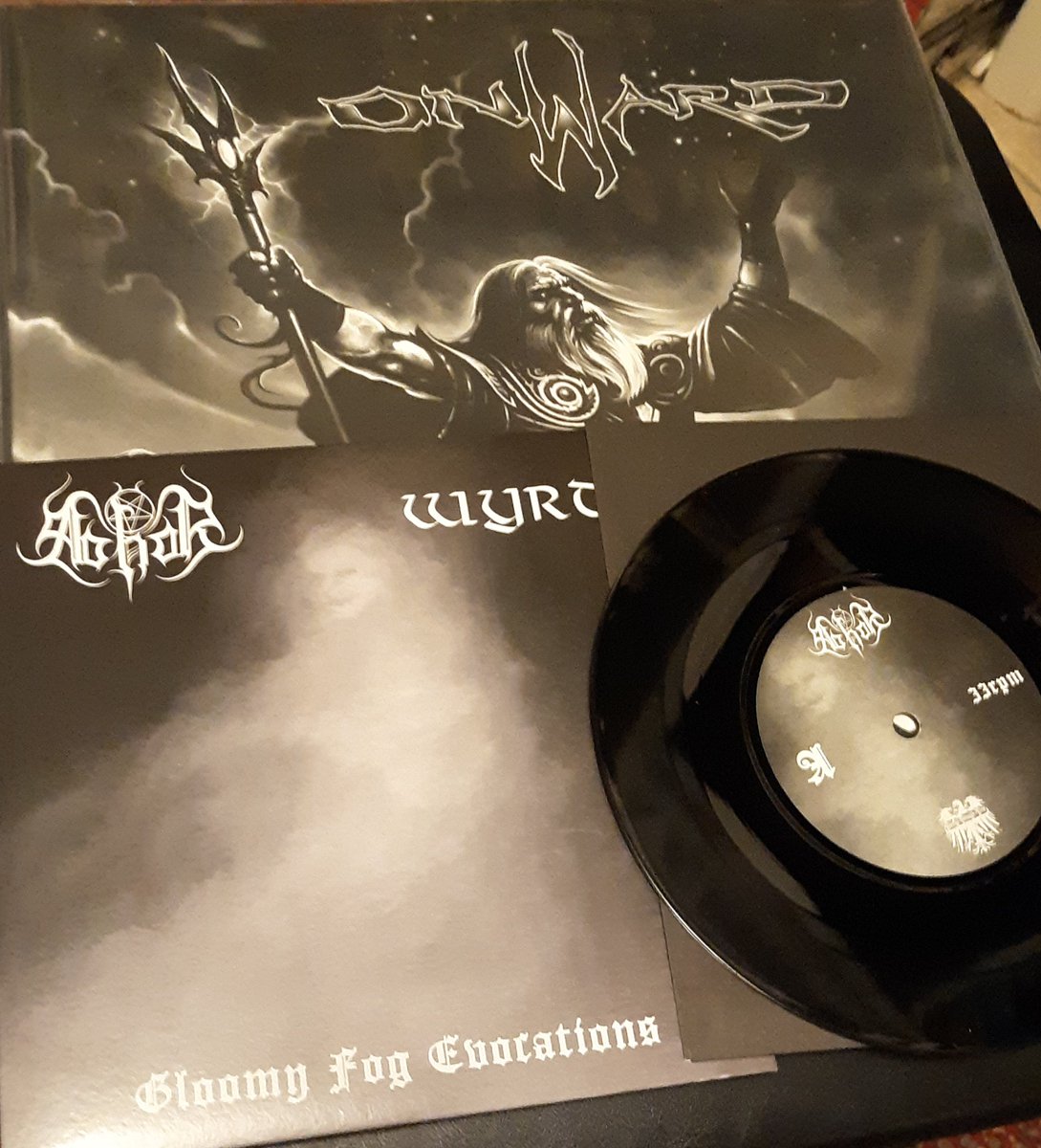TOBYKNAPP6's tweet photo. #tobyknapp #heavymetal #RARITYCOLLECTION! Onward lp, guest #guitar work on Abhor/Wyrd split 7" #vinylrecords 
Affliktor #deathmetal box set and my debut album sealed with hype sticker #Progressive #guitar #rockm https://t.co/bwH8JZO6bi