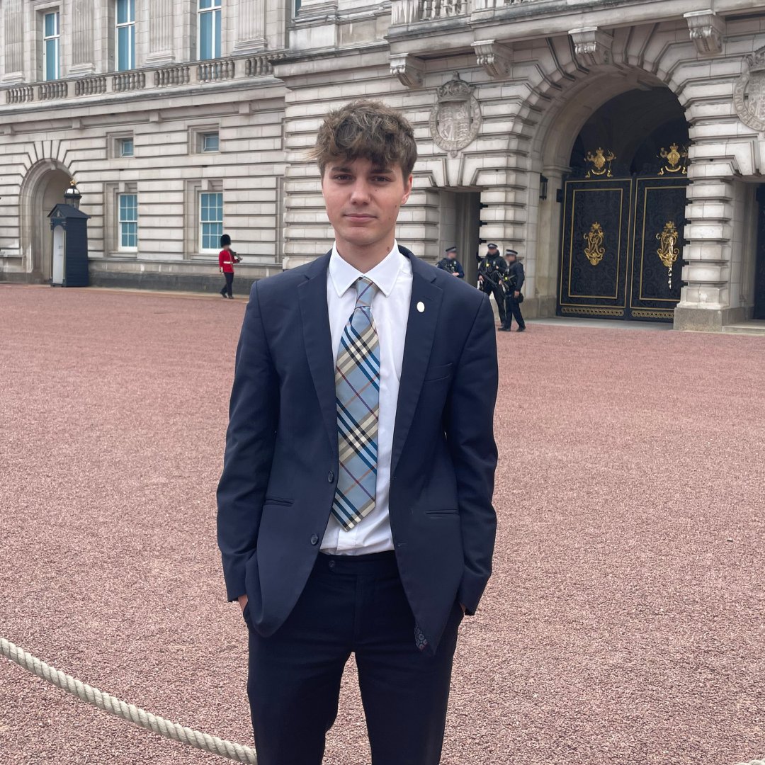 A huge congratulations to Upper Sixth student, George, who visited Buckingham Palace last weekend to collect his Gold DofE award! 🏅 

What an incredible achievement - well done, George! 👏 

#WrekinCollege #Wrekin #DOfE #GoldAward #Congratulations #DukeOfEdinburgh