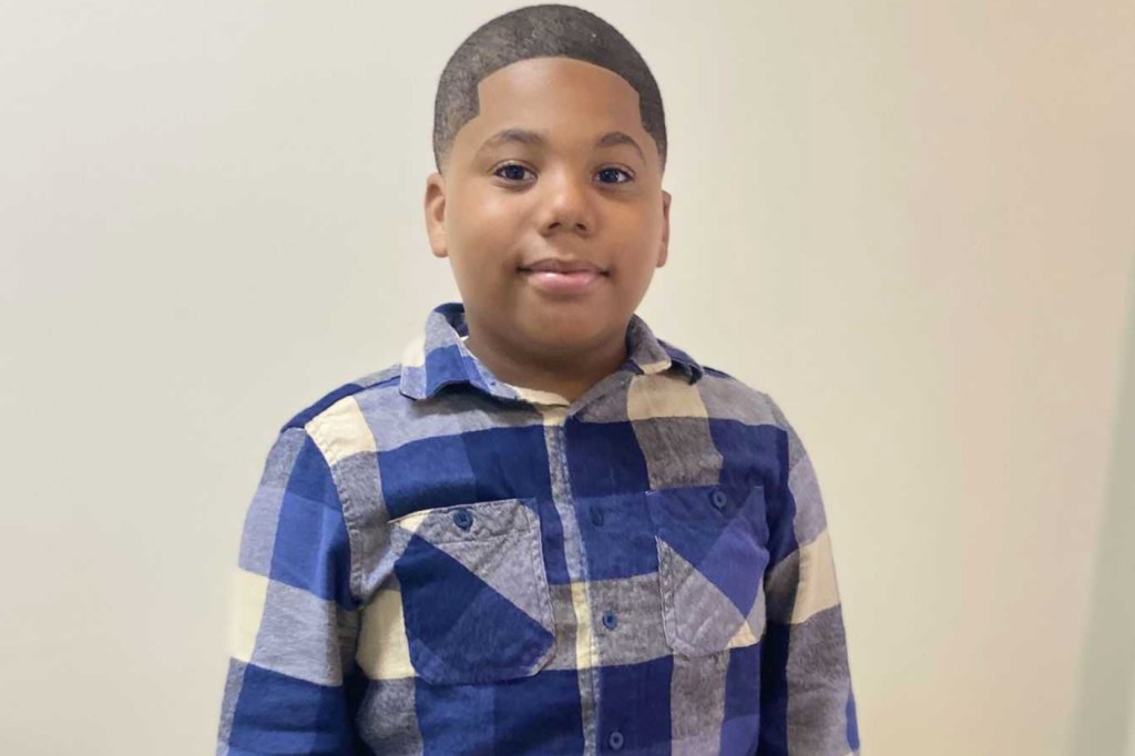 Mississippi Cop Shoots 11-Year-Old Boy In Chest After He Called 911 To Help His Mother trib.al/jfSdngc