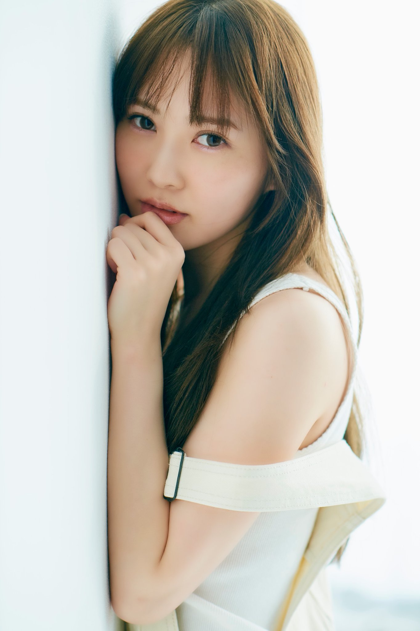 加藤史帆 サイン入り写真 クリスマス衣装 日向坂46加藤史帆1st写真集#会いたい【公式】6月20日発売 on X