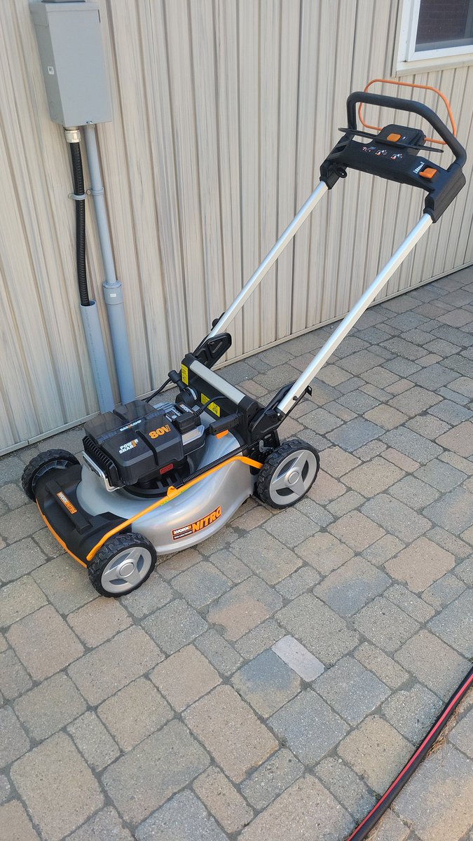 ChriscoH68's tweet photo. @WORXTools New mower arrived today...😉 https://t.co/ZqeArSGMF3