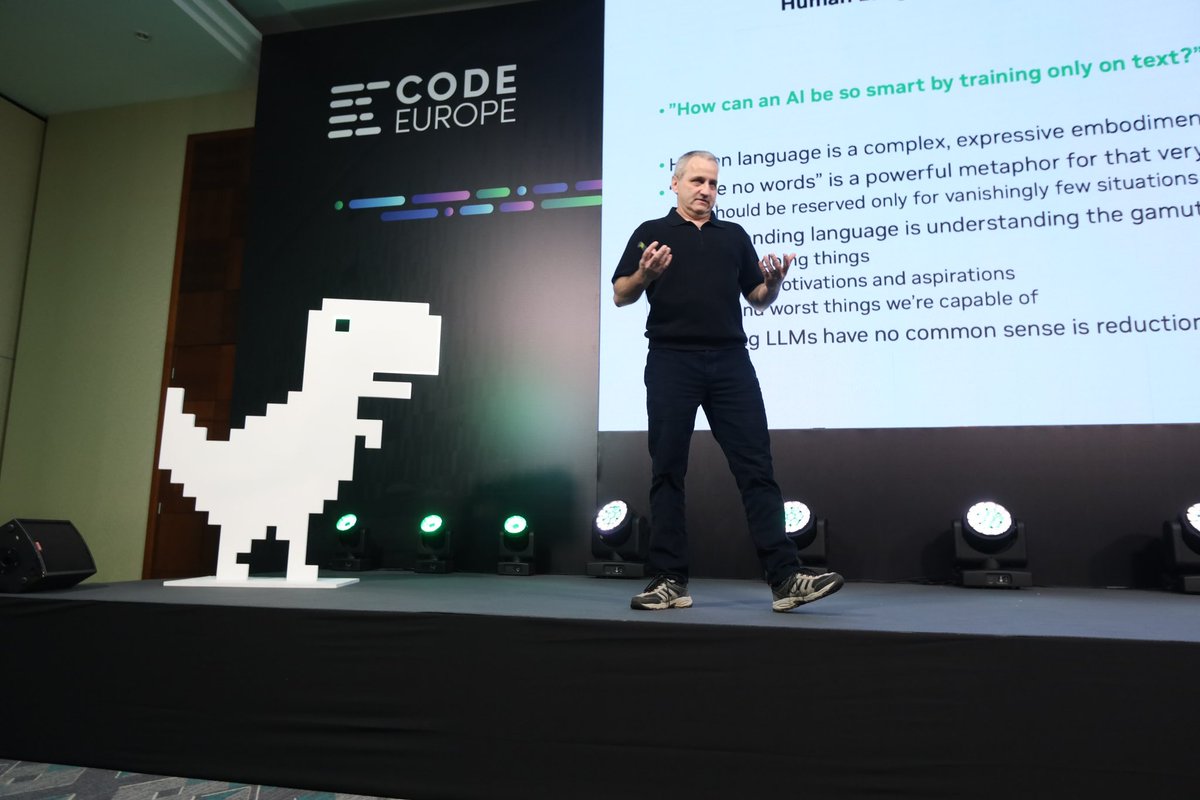 code_europe's tweet image. Closing #CodeEurope23 with a 📣 Keynote speech by @incomputable! 👏🏻

#CodeEurope #AI #ChatGPT #Cplusplus