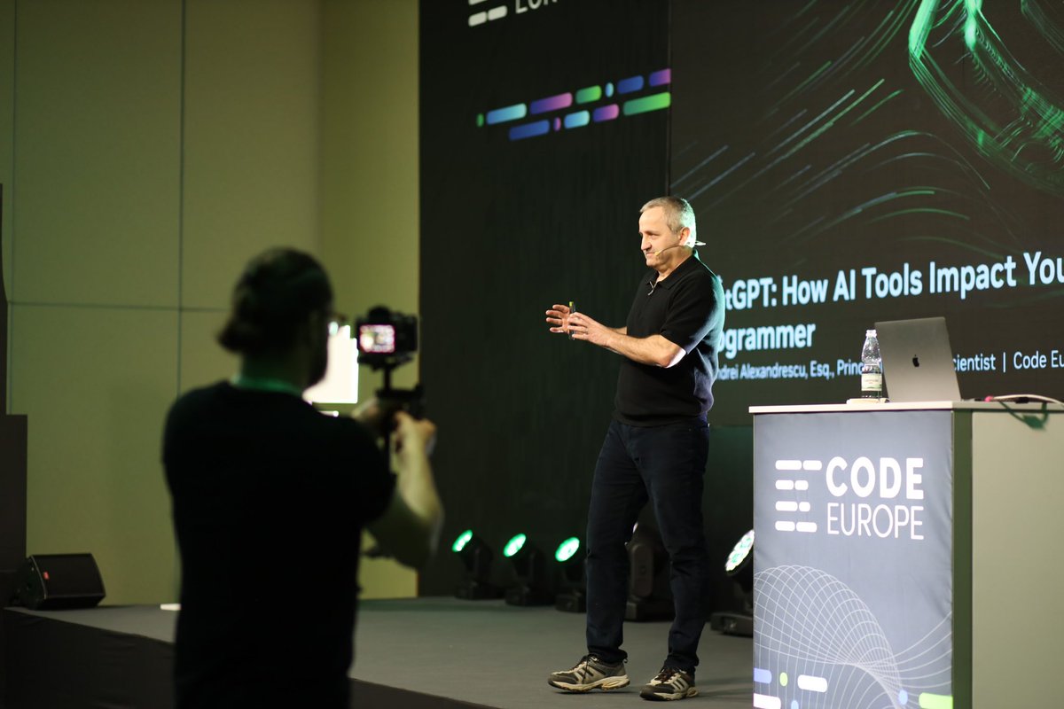 code_europe's tweet image. Closing #CodeEurope23 with a 📣 Keynote speech by @incomputable! 👏🏻

#CodeEurope #AI #ChatGPT #Cplusplus