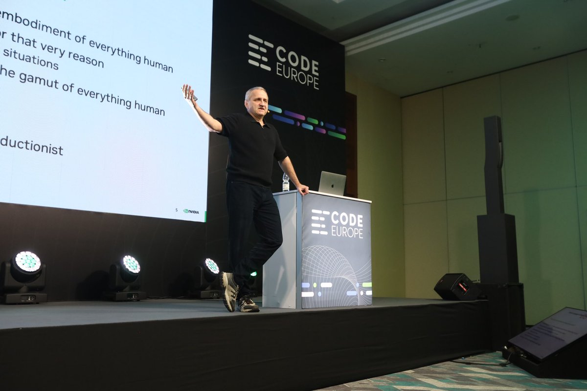 code_europe's tweet image. Closing #CodeEurope23 with a 📣 Keynote speech by @incomputable! 👏🏻

#CodeEurope #AI #ChatGPT #Cplusplus