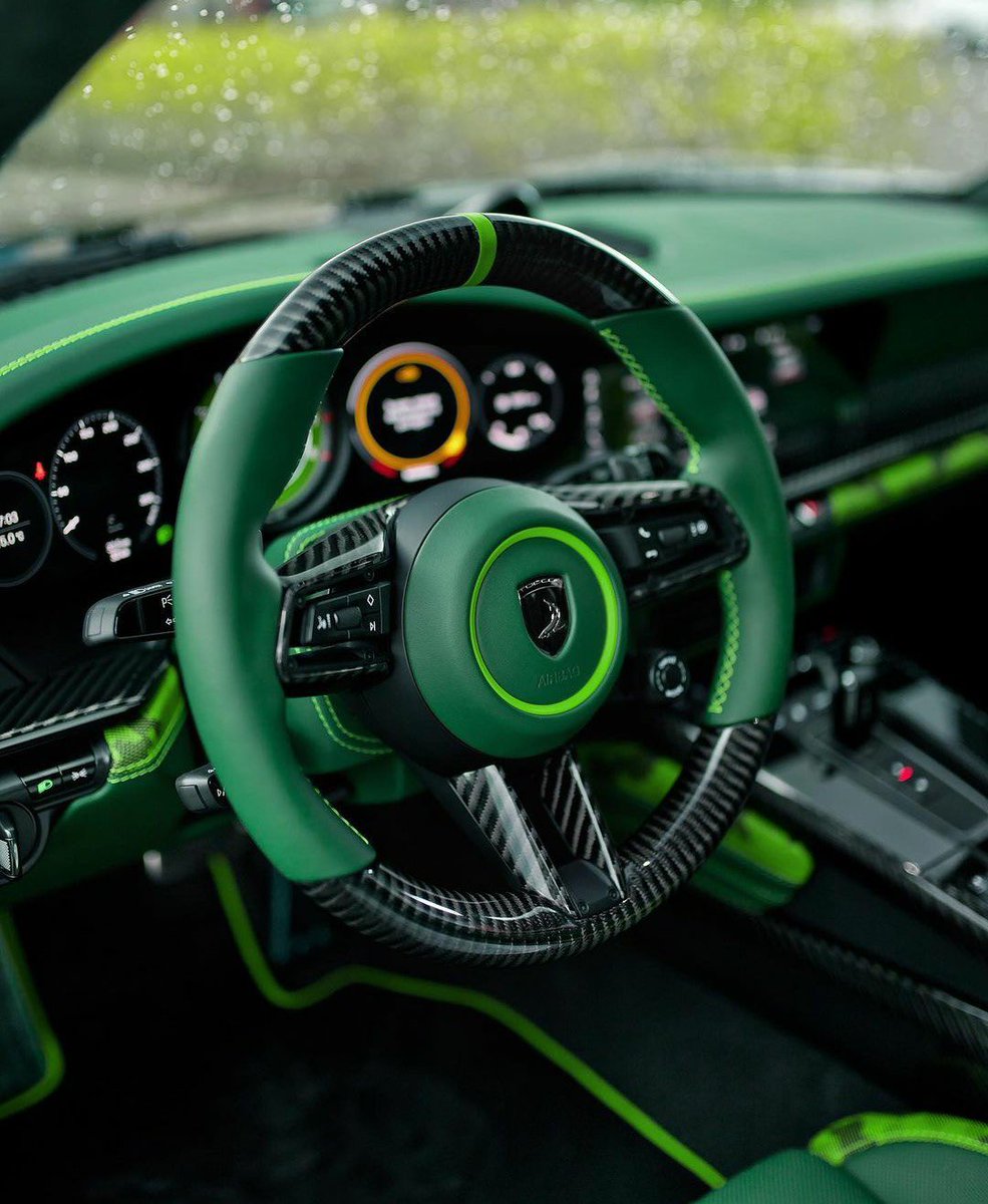 Porsche Club tweet media