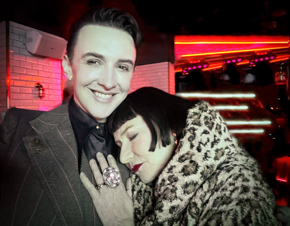 It’s rare that I meet people who are associated with Rocky Horror more than myself…but last night there was a room full of them! <a href="/littlenellcamp/">littlenellcampbell</a> <a href="/rockyhorroruk/">Rocky Horror Show</a> <a href="/TrafalgarEnt/">Trafalgar Entertainment</a> <a href="/Sadlers_Wells/">Sadler's Wells</a> #rockyhorror