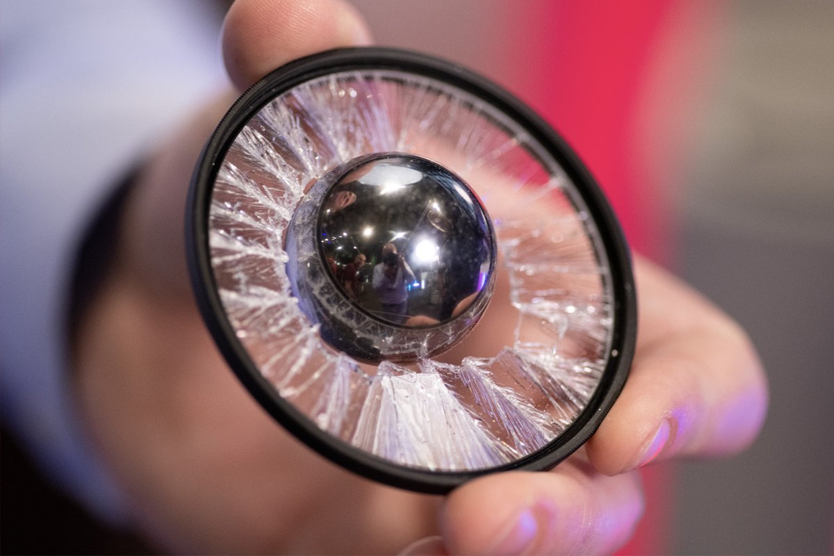 Hoe weet je of een filter goed is? Scherpte, resolutie, lichtdoorlatendheid, kleurweergave? En is je frontelement veilig? #TSEimaging is 'on tour' om dit aan fotografen uit te leggen. Hier recent tijdens <a href="/PADuisburg/">PhotoAdventure</a>!
#hoyafilter #shotwithhoya #hoya <a href="/hoyafilter/">HOYA filters</a> #fotografie