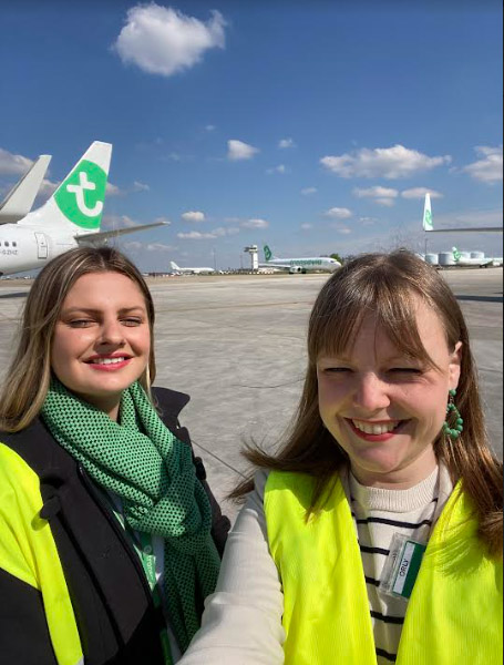 emilie_drab's tweet photo. Ton Métier au Quotidien #TMAQ revient sur le @journalaviation pour son deuxième épisode, avec la rencontre de Lelia, Superviseur Escale du hub d'Orly pour Transavia. Par @SophieFigenwald  https://t.co/B982MDb6Hx https://t.co/cXILnAow1P